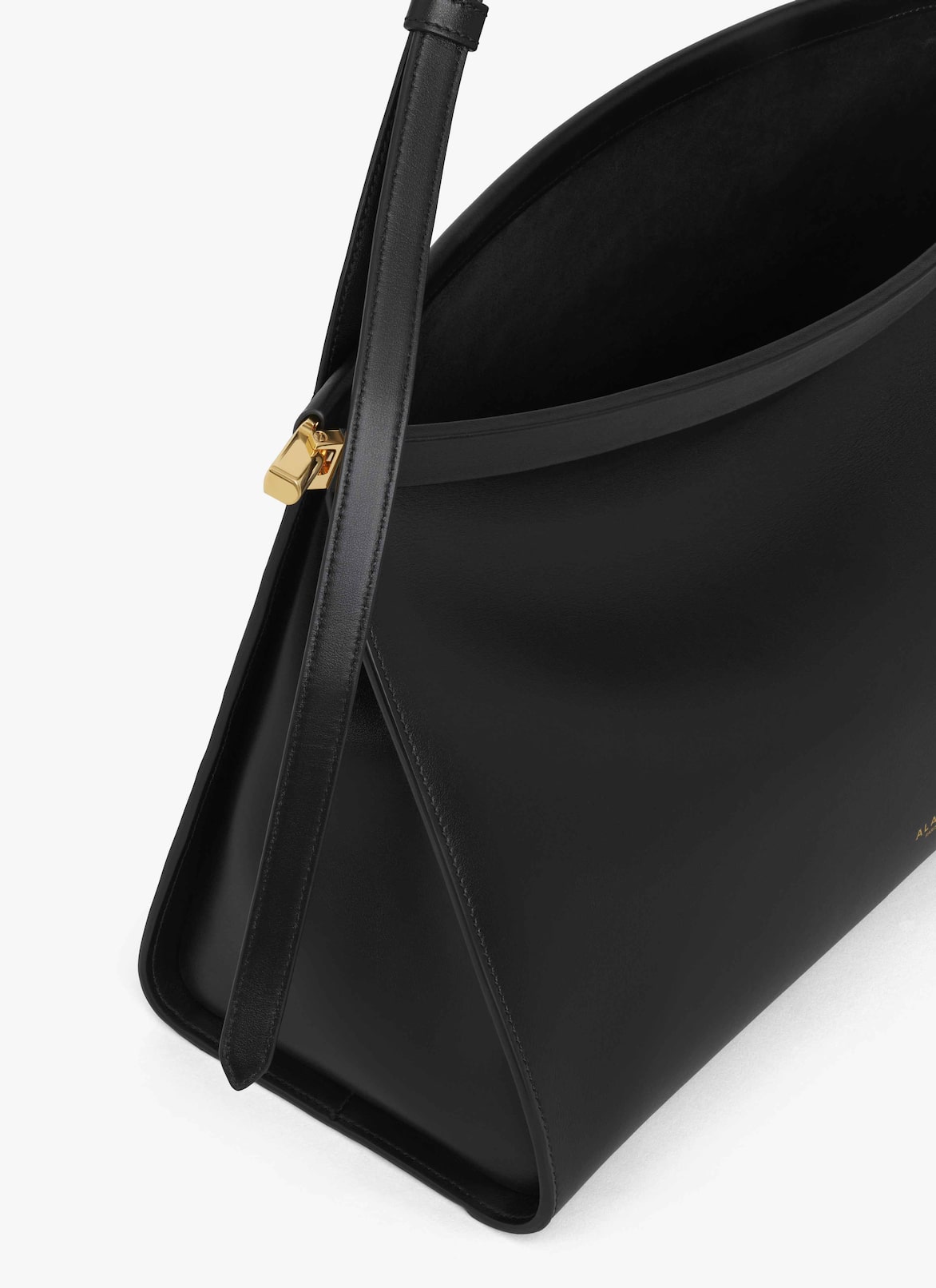 LE CLICK EAST WEST LARGE BAG IN LEATHER ALAÏA BLACK LE CLICK EAST WEST LARGE BAG IN LEATHER